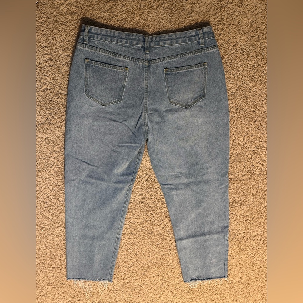 SHEIN Light Blue Medium Wash Ripped Distressed Denim Jeans